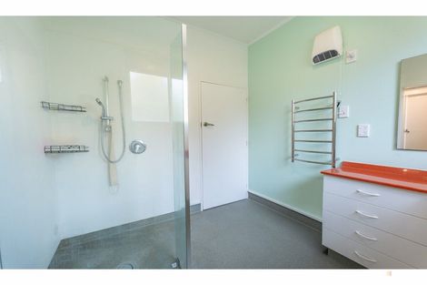 Photo of property in 60 Timaru Road, Waimate, 7924