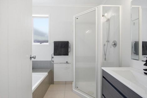 Photo of property in 4 Lanyard Street, Pyes Pa, Tauranga, 3112