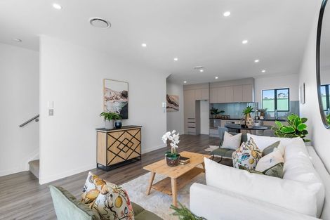 Photo of property in 121a Sycamore Drive, Sunnynook, Auckland, 0620