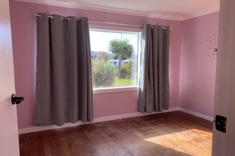 Photo of property in 6 Colonel Place, Featherston, 5710