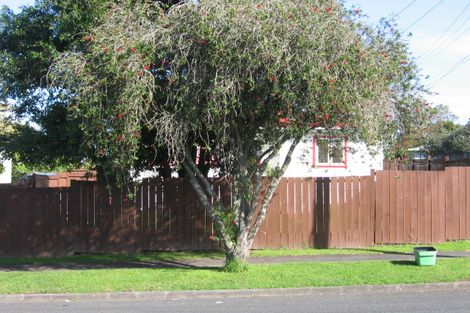 Photo of property in 2/8 Christmas Road, Manurewa, Auckland, 2102