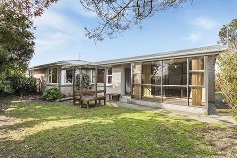 Photo of property in 2/7 Aileen Place, Upper Riccarton, Christchurch, 8041