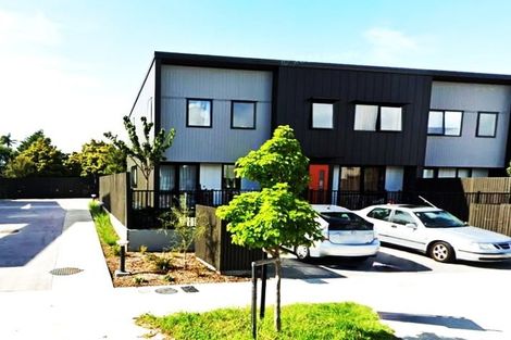 Photo of property in 43 Cessna Crescent, Mangere, Auckland, 2022