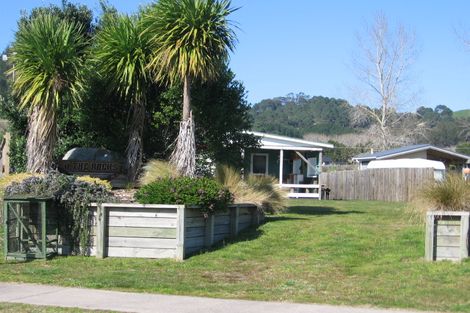 Photo of property in 27 Hawk Hill Crescent, Cooks Beach, Whitianga, 3591