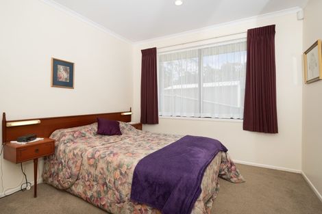 Photo of property in 56 Sapperton Drive, Henderson, Auckland, 0612