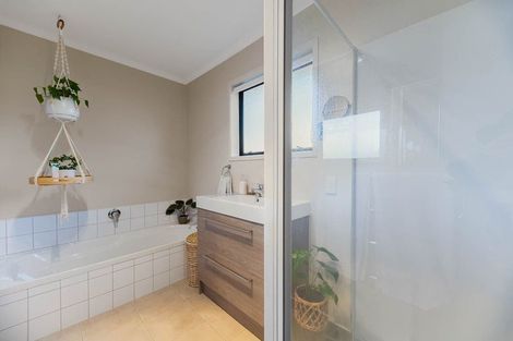 Photo of property in 1a Alexander Place, Otaki, 5512