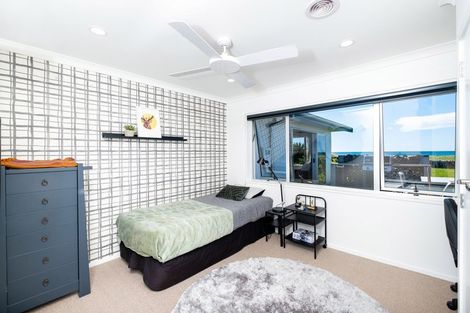 Photo of property in 60 Le Quesne Road, Bay View, Napier, 4104