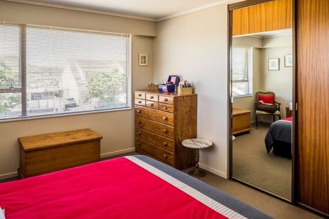 Photo of property in 37 Akaroa Drive, Maupuia, Wellington, 6022