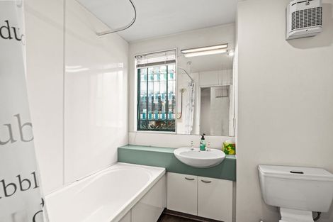 Photo of property in Regent Courts, 2/75 Gloucester Street, Christchurch Central, Christchurch, 8013