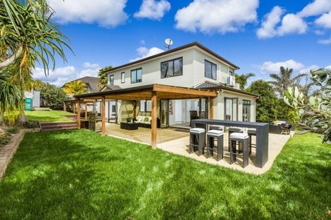 Photo of property in 6 Cutter Place, Greenhithe, Auckland, 0632