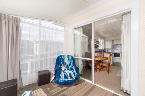 Photo of property in 14 Vernon Avenue, Takaro, Palmerston North, 4412