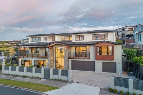 Photo of property in 45 Armstrong Farm Drive, East Tamaki Heights, Auckland, 2016