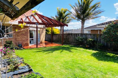 Photo of property in 1c Picasso Drive, West Harbour, Auckland, 0618