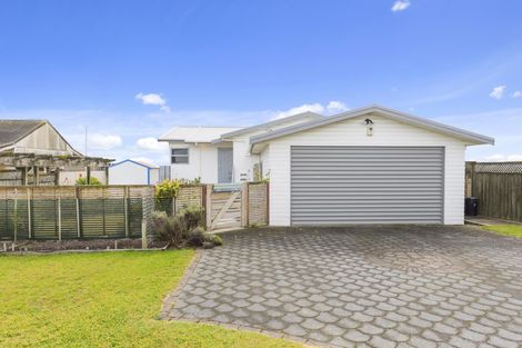 Photo of property in 355 Pukehina Parade, Pukehina, Te Puke, 3189