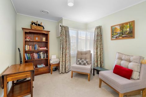 Photo of property in 102a Queen Street West, Levin, 5510