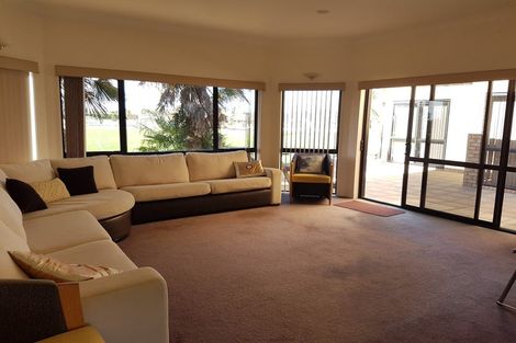 Photo of property in 8 Puni Road, Pukekohe, 2120