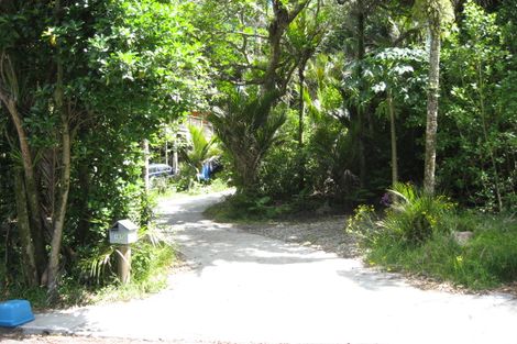 Photo of property in 107 Motutara Road, Muriwai, Waimauku, 0881