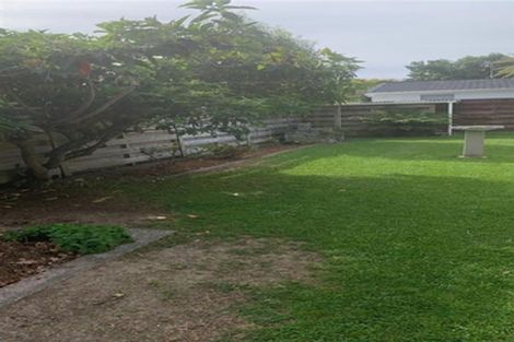 Photo of property in 70 Nimmo Avenue East, Waikanae, 5036