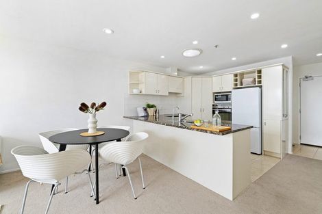 Photo of property in Mon Desir Apartments, 5/175h Hurstmere Road, Takapuna, Auckland, 0622