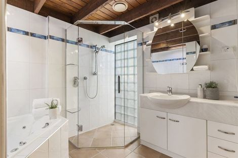 Photo of property in 40 Takutai Avenue, Bucklands Beach, Auckland, 2012