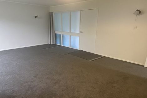 Photo of property in 2/31 Sandiacre Way, Browns Bay, Auckland, 0630