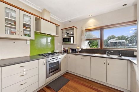 Photo of property in 43 Cambridge Road, Hillcrest, Hamilton, 3216