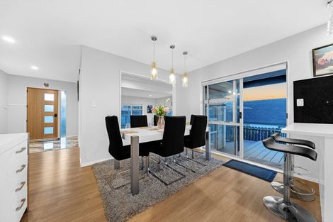 Photo of property in 10 San Fernando Way, Henderson, Auckland, 0612