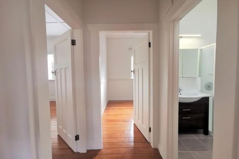 Photo of property in 46 Colonial Road, Birkenhead, Auckland, 0626