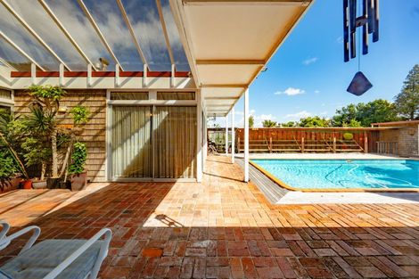 Photo of property in 7 Riverina Avenue, Pakuranga, Auckland, 2010