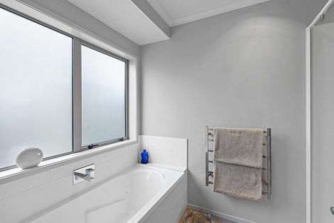 Photo of property in 27 Redwood Crescent, Hurdon, New Plymouth, 4310