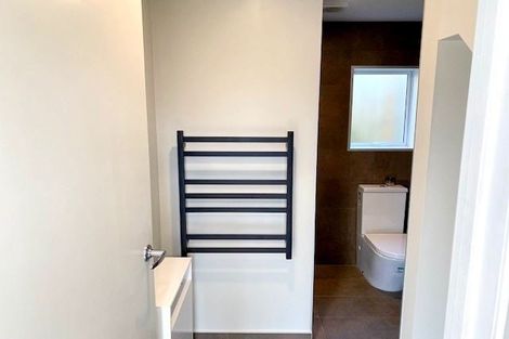 Photo of property in 28 Kokiri Street, Te Atatu South, Auckland, 0610