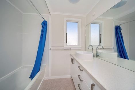 Photo of property in 3 Rainsford Street, Moturoa, New Plymouth, 4310