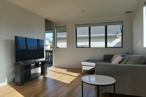 Photo of property in 46 Benchmark Drive, Massey, Auckland, 0614