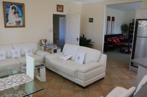Photo of property in 4 The Oaks, Awapuni, Palmerston North, 4412