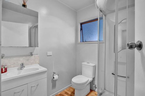 Photo of property in 15 Kauri Street, Inglewood, 4330
