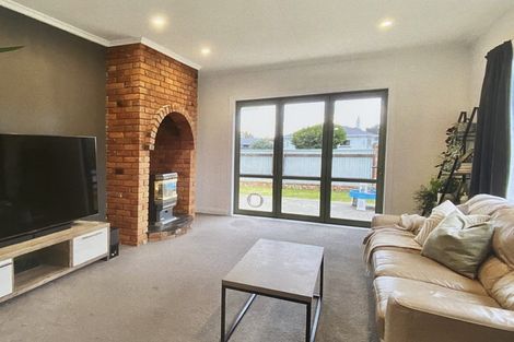 Photo of property in 17 Moa Street, Waikiwi, Invercargill, 9810