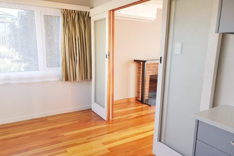 Photo of property in 2c Wendell Place, Greenlane, Auckland, 1061