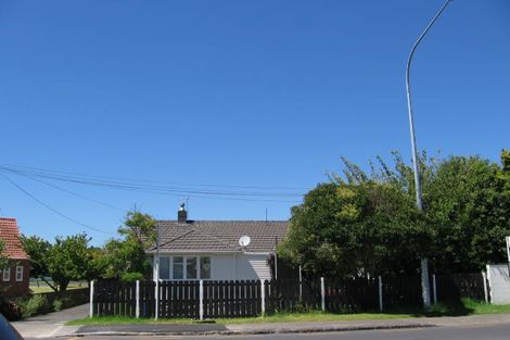 Photo of property in 1/4 Shakespeare Road, Milford, Auckland, 0620