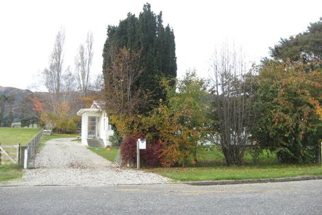 Photo of property in 30 Durham Street, Tapanui, 9522