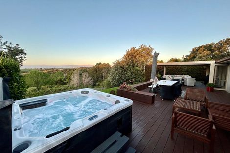 Photo of property in 124 Trig Road, Whitford, Howick, 2571