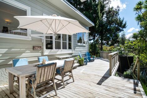 Photo of property in 80 Mountain Road, Henderson Valley, Auckland, 0612