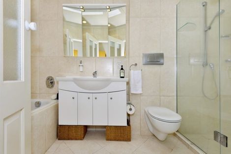 Photo of property in 12 Nor'east Drive, Northcross, Auckland, 0632