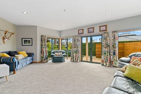 Photo of property in 15 Morrows Mead, Wanaka, 9305