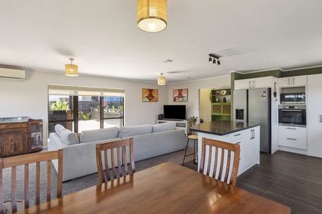 Photo of property in 4 Graham Grove, Waikanae, 5036