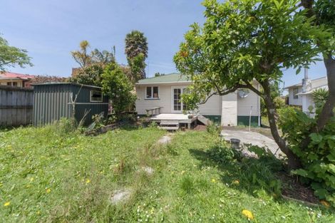 Photo of property in 24 Coniston Avenue, Te Atatu South, Auckland, 0610