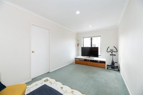 Photo of property in Tuscany Towers, 58/1 Ambrico Place, New Lynn, Auckland, 0600