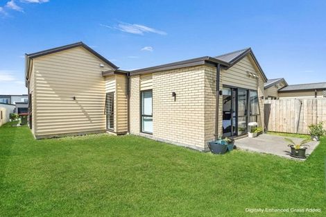 Photo of property in 7 Poutawa Lane, Clarks Beach, 2122