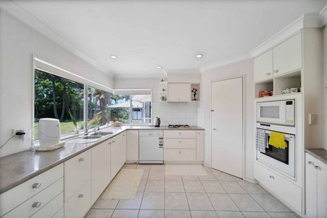 Photo of property in 11 Perotti Place, Conifer Grove, Takanini, 2112