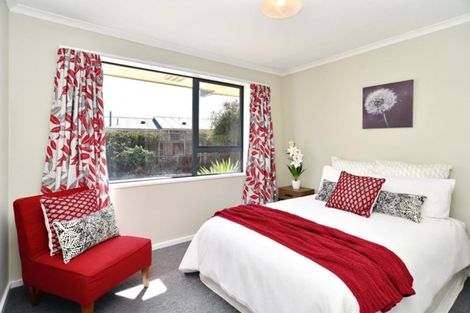 Photo of property in 40 Medina Crescent, Parklands, Christchurch, 8083