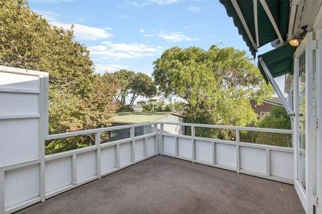Photo of property in 6 Raines Avenue, Forrest Hill, Auckland, 0620